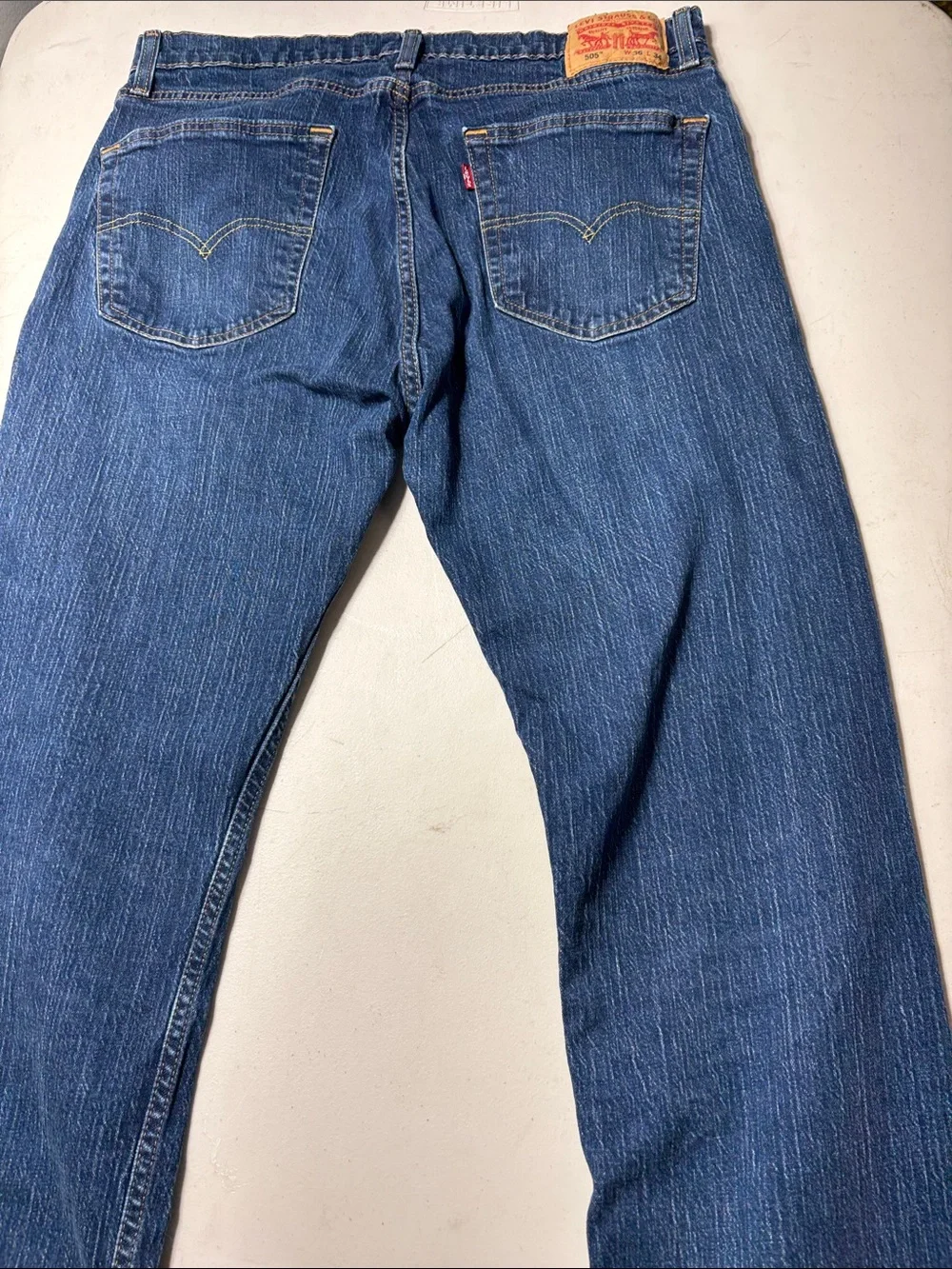 Levis medium dark